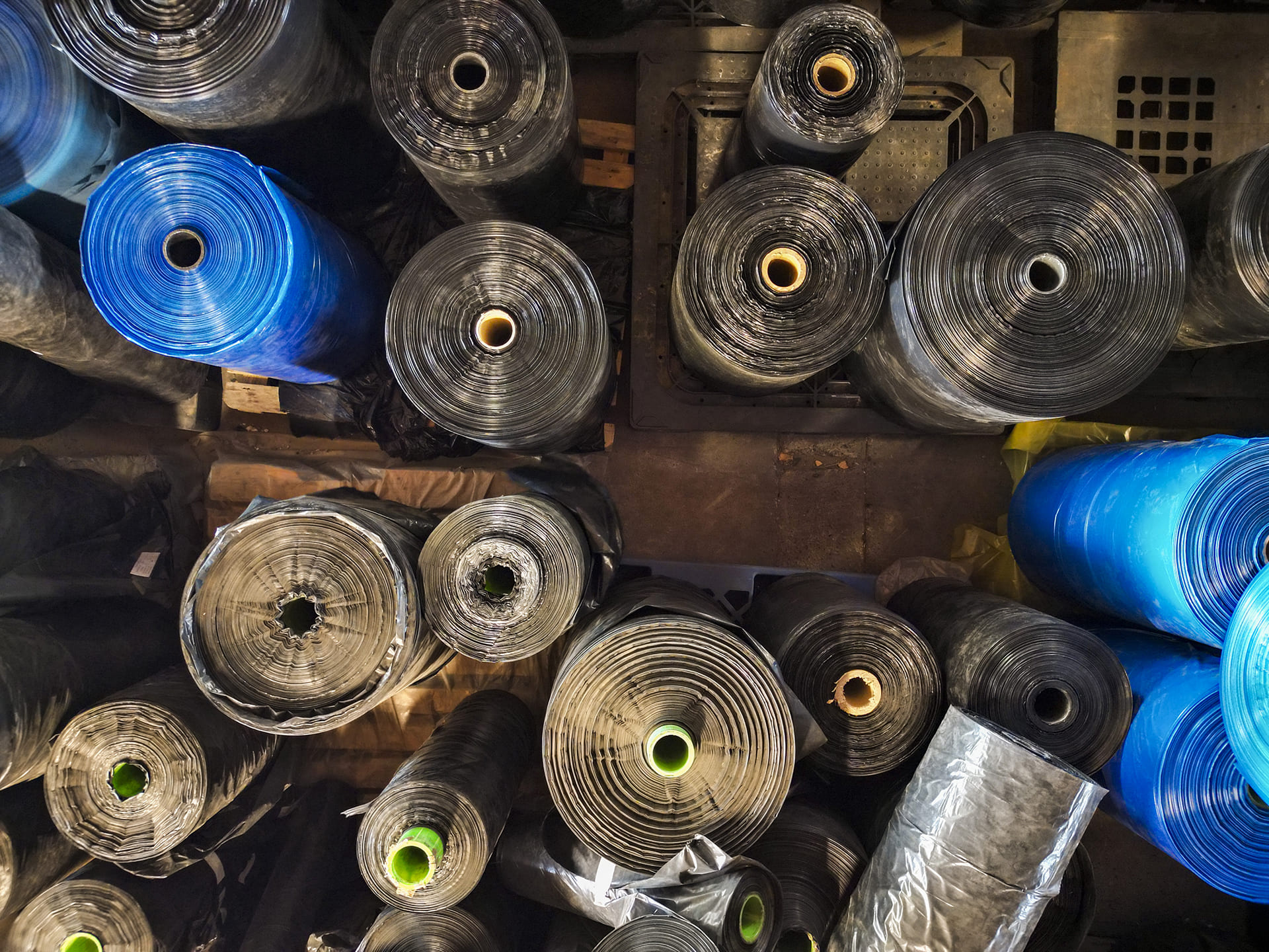 Naš proizvodni program obuhvata širok asortiman plastičnih proizvoda, prilagođen različitim potrebama tržišta